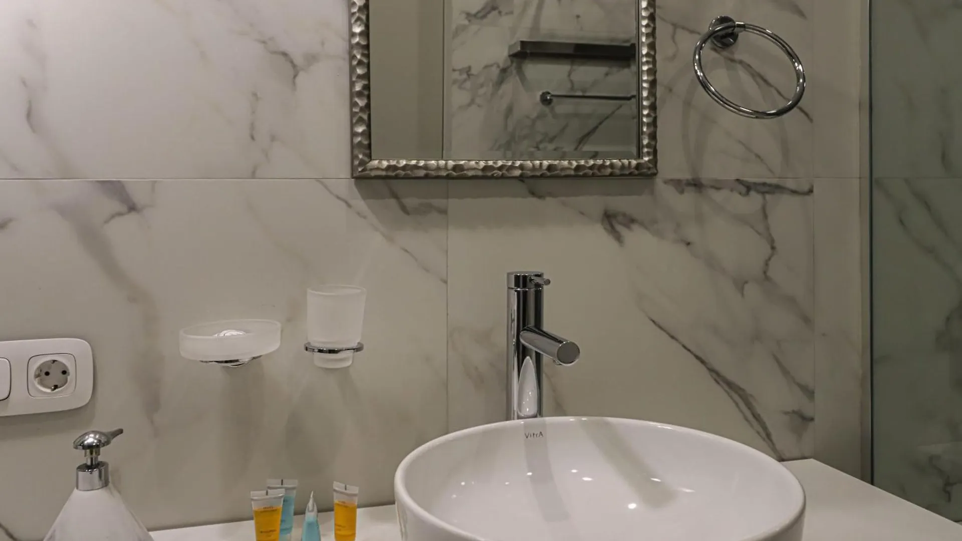 Luxury Hotel Apartment With Stunnig Views For 4 - By Wehost Tbilisi