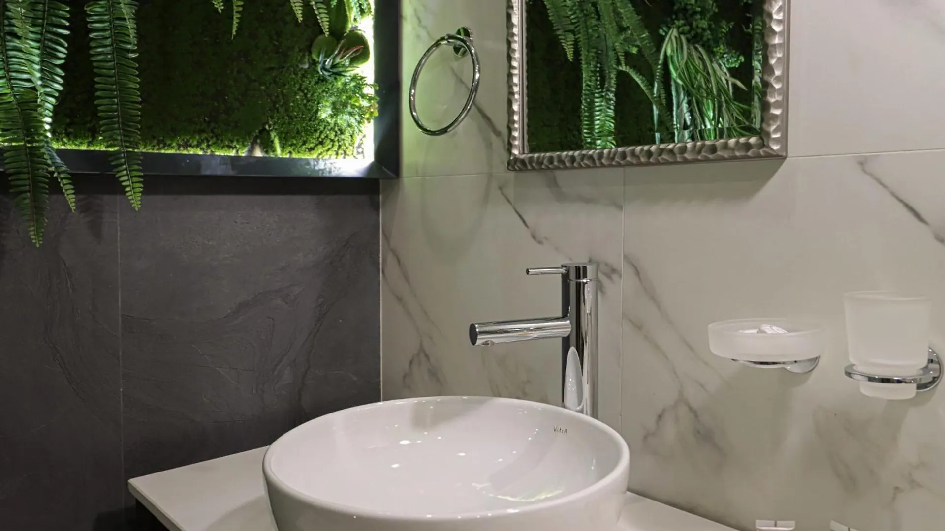 Luxury Hotel Apartment With Stunnig Views For 4 - By Wehost Tbilisi