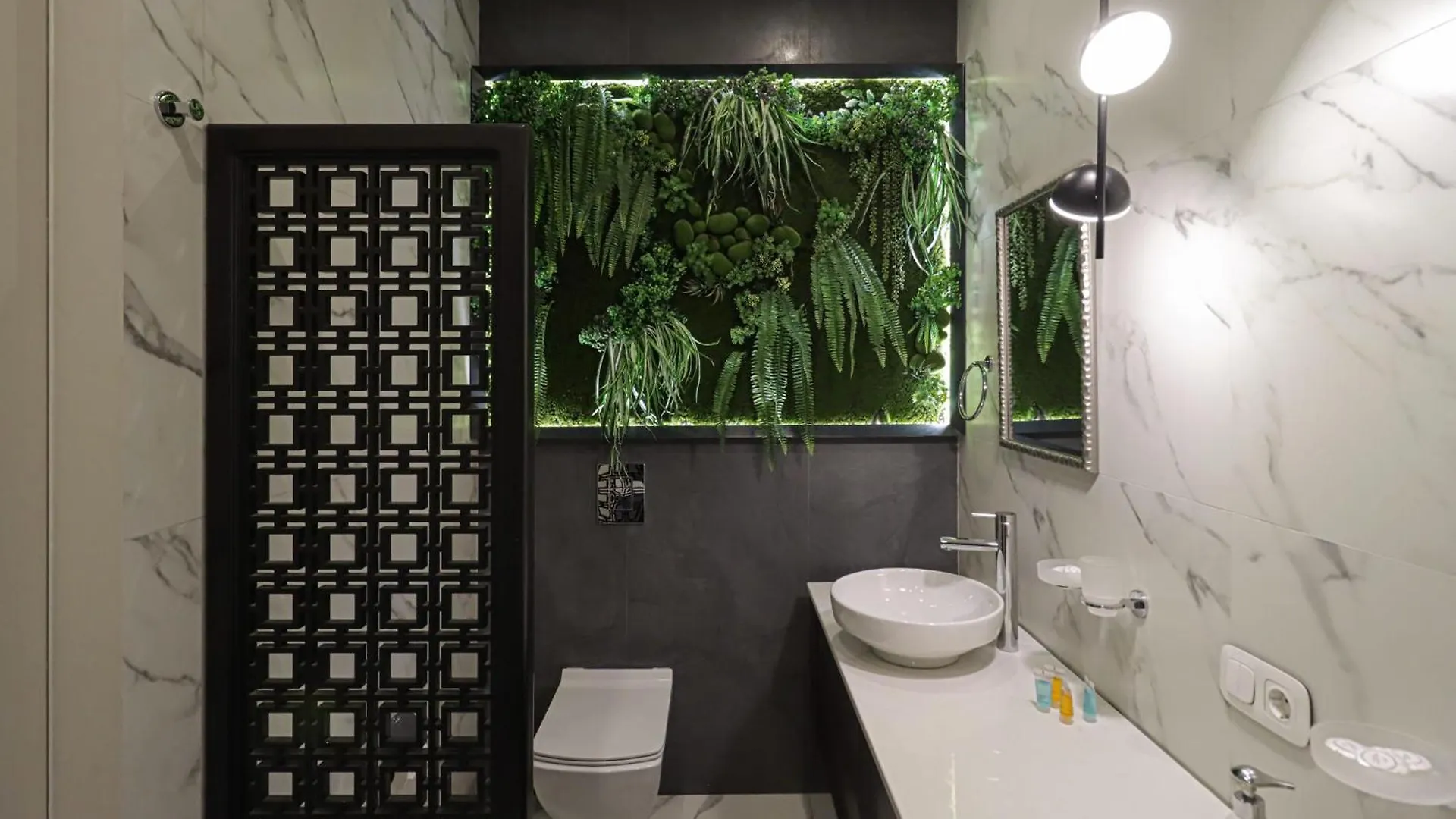 Luxury Hotel Apartment With Stunnig Views For 4 - By Wehost Tbilisi