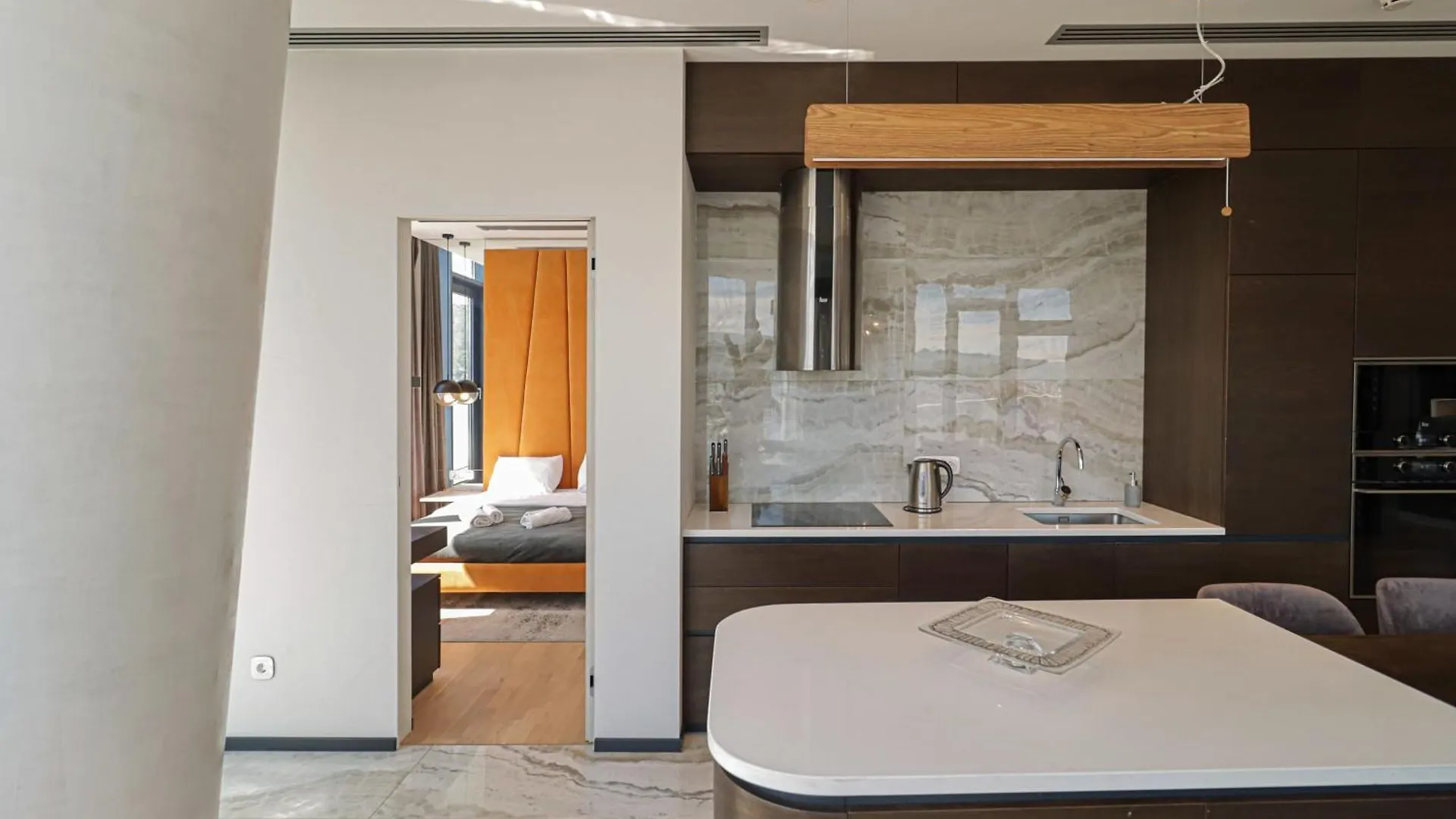 Luxury Hotel Apartment With Stunnig Views For 4 - By Wehost Tbilisi Georgia