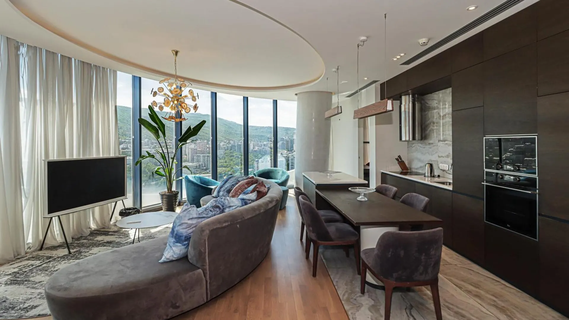 Luxury Hotel Apartment With Stunnig Views For 4 - By Wehost Tiflis