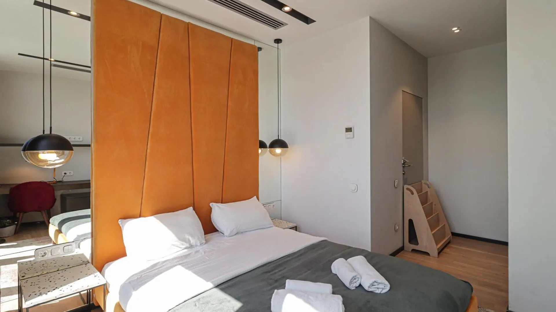 Luxury Hotel Apartment With Stunnig Views For 4 - By Wehost Tiflis