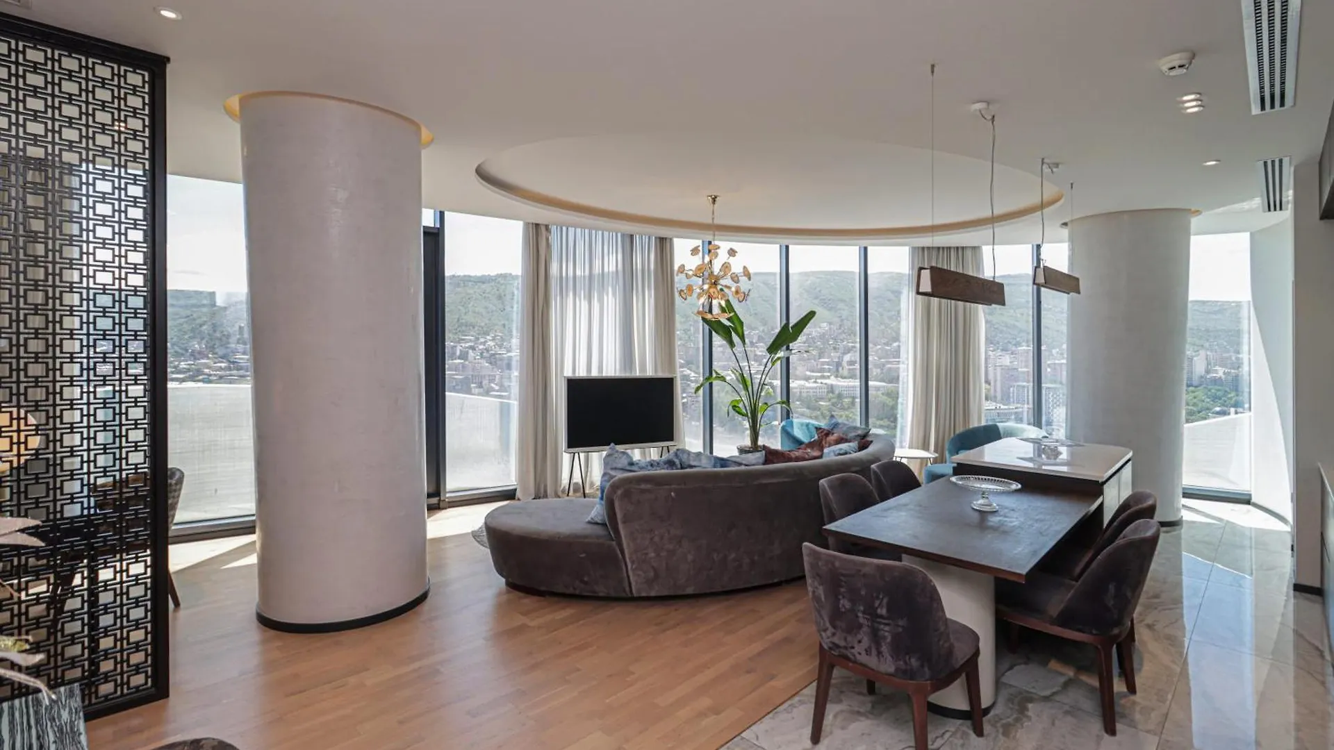 Luxury Hotel Apartment With Stunnig Views For 4 - By Wehost Tiflis Gürcistan